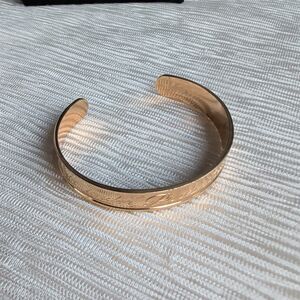 Vintage Avon Piscis Bracelet Gold Plated Open Cuff Bangle Zodiac Lovers